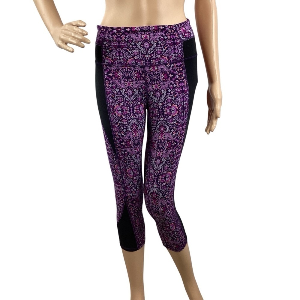 Athleta Tapestry Chaturanga Capri Leggings Purple Black Small